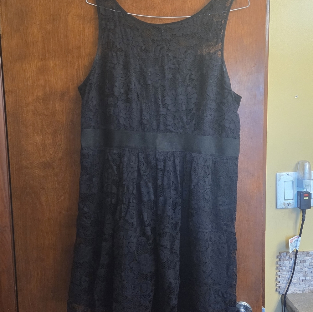 BB Dakota Black Floral Lace Mini Dress